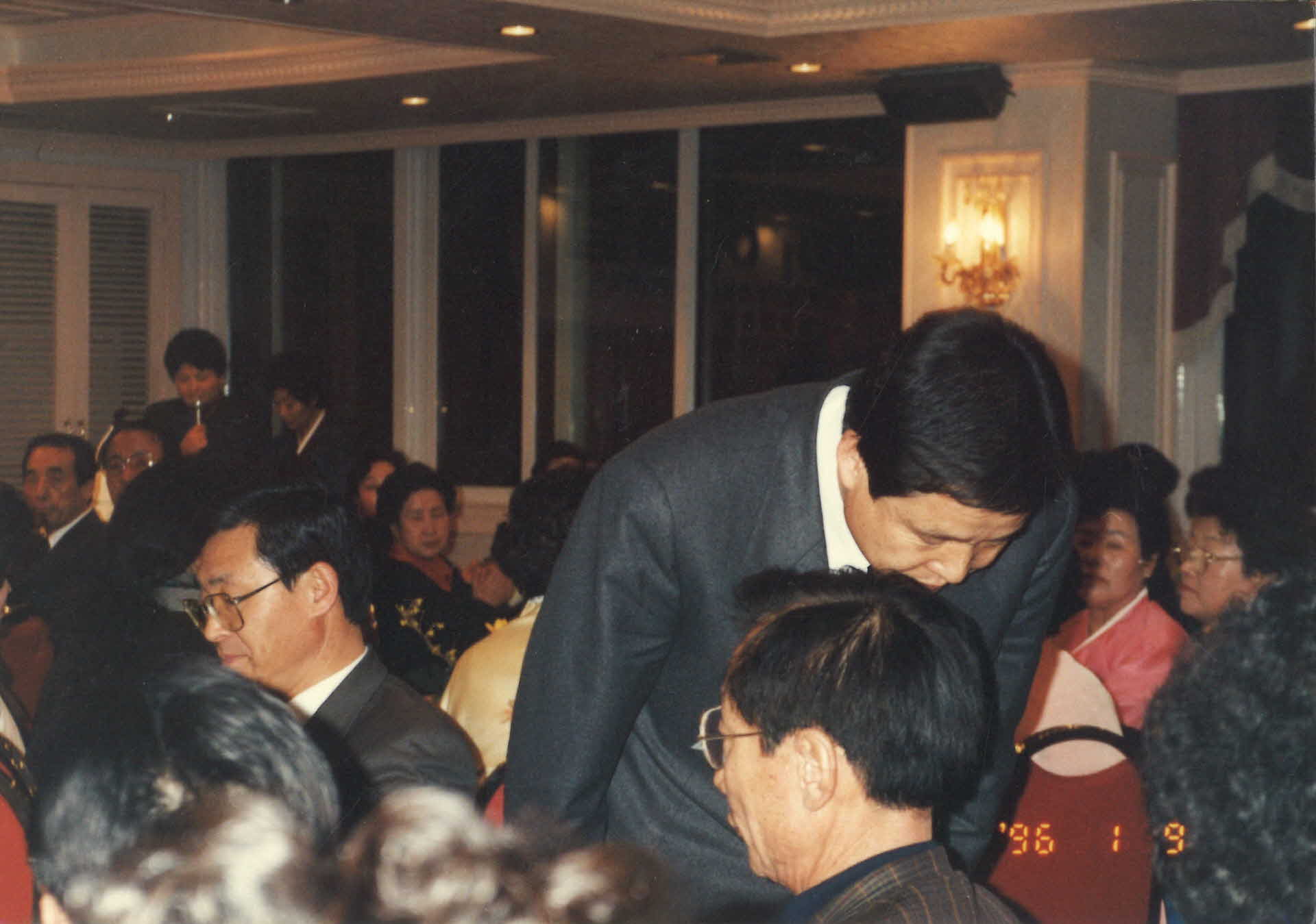 96 새해맞이 어울림 행사-테이블, 남1, 인사