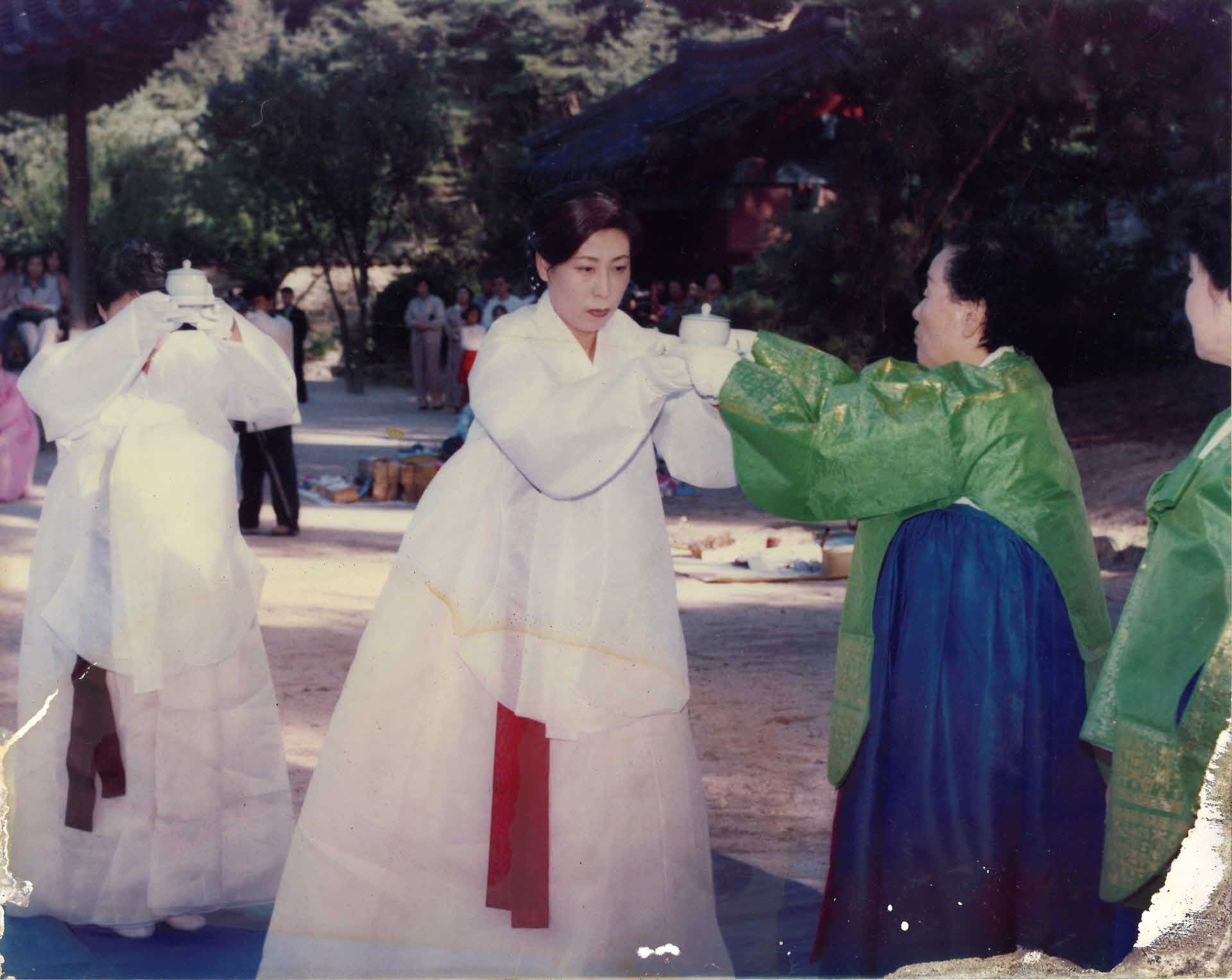 소수서원 헌다례-아헌(亞獻) 장면