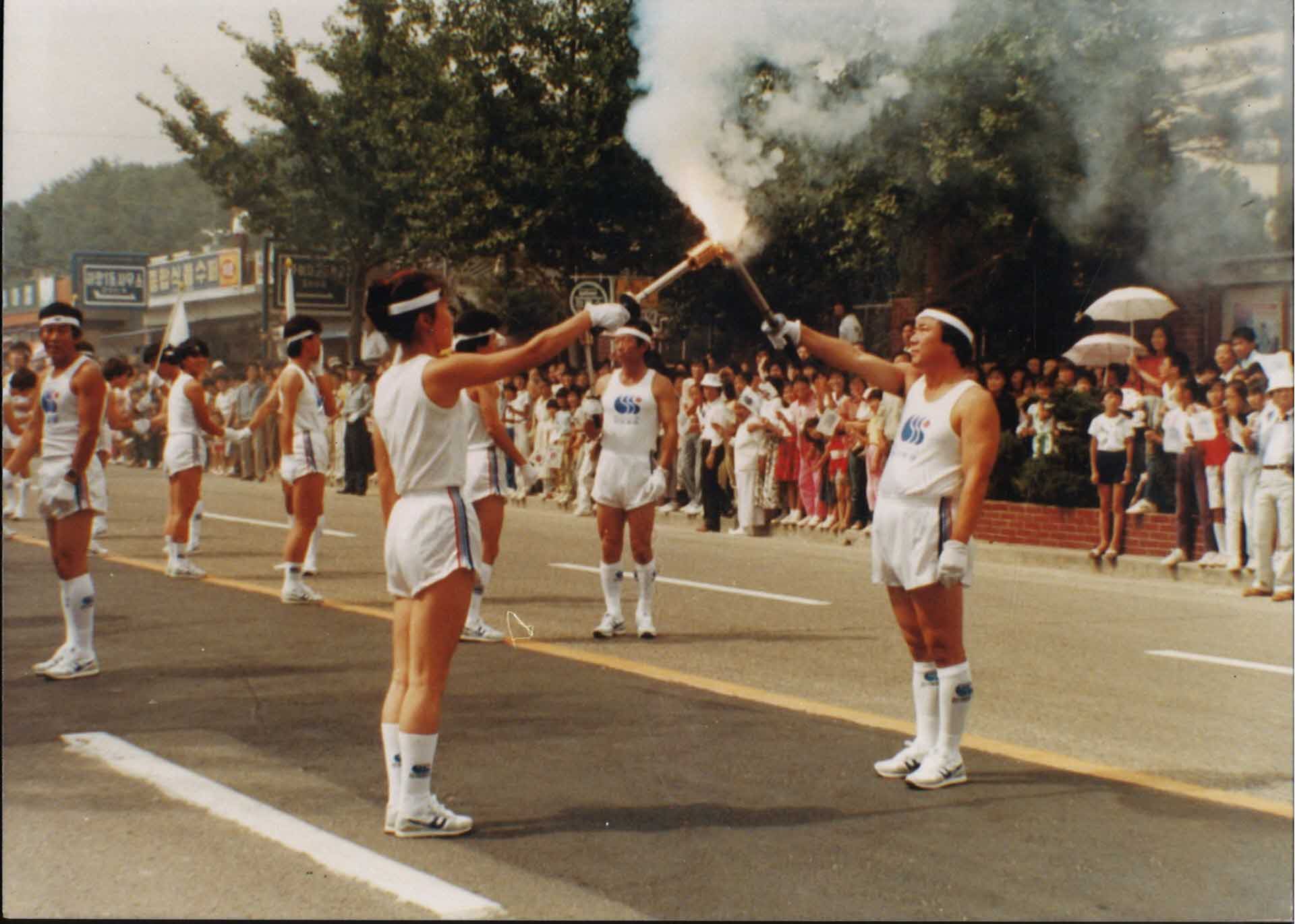 32회 경북도민체전 성화봉송사진-전달