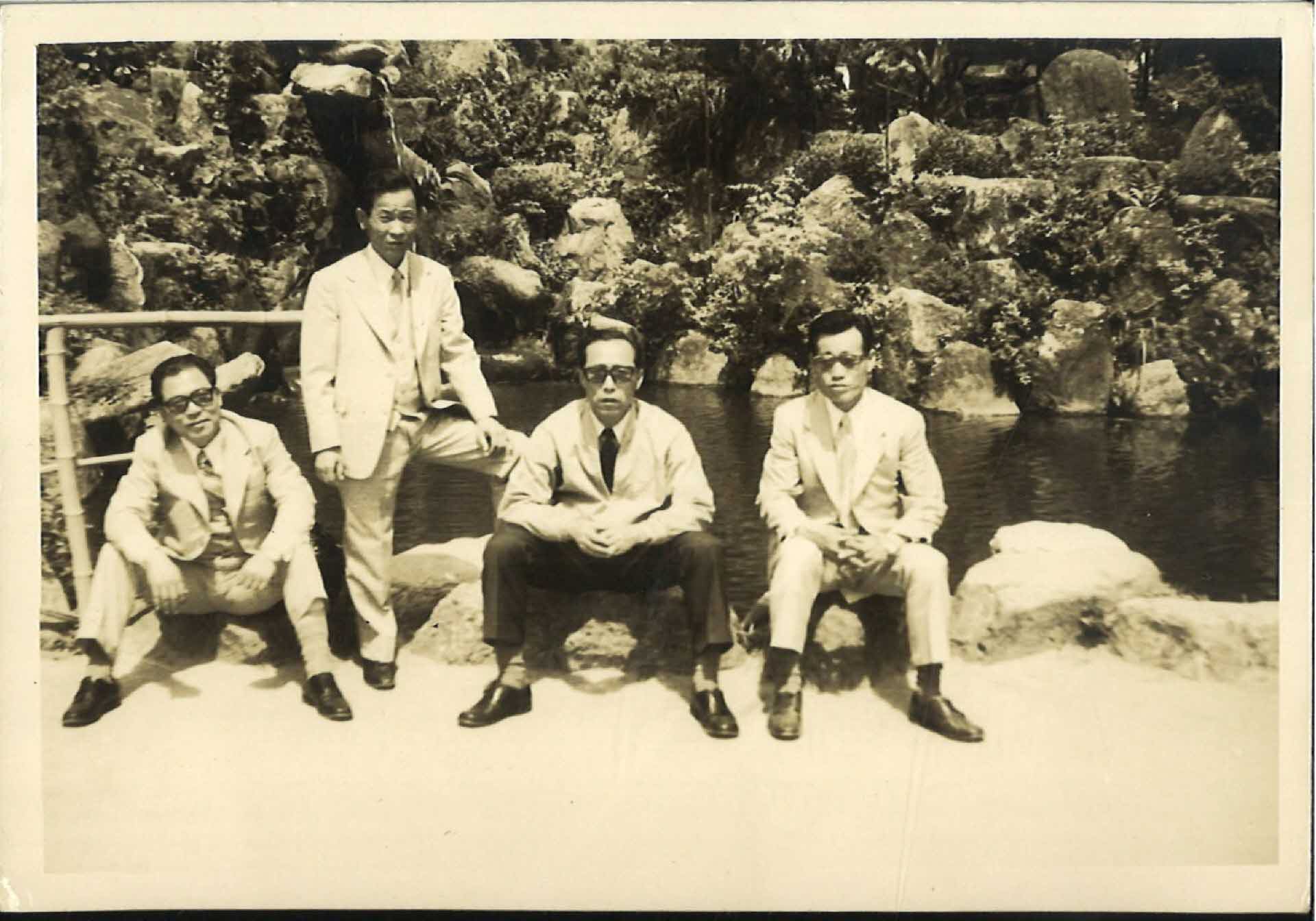 여행사진 남4-호수 경계석