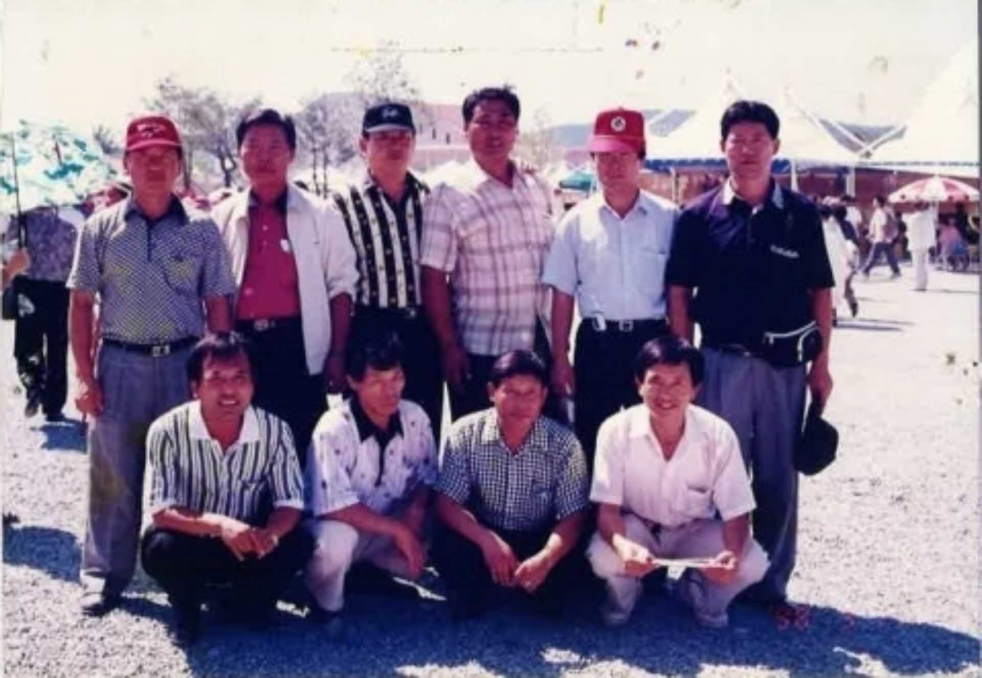 행사사진(남성10인)