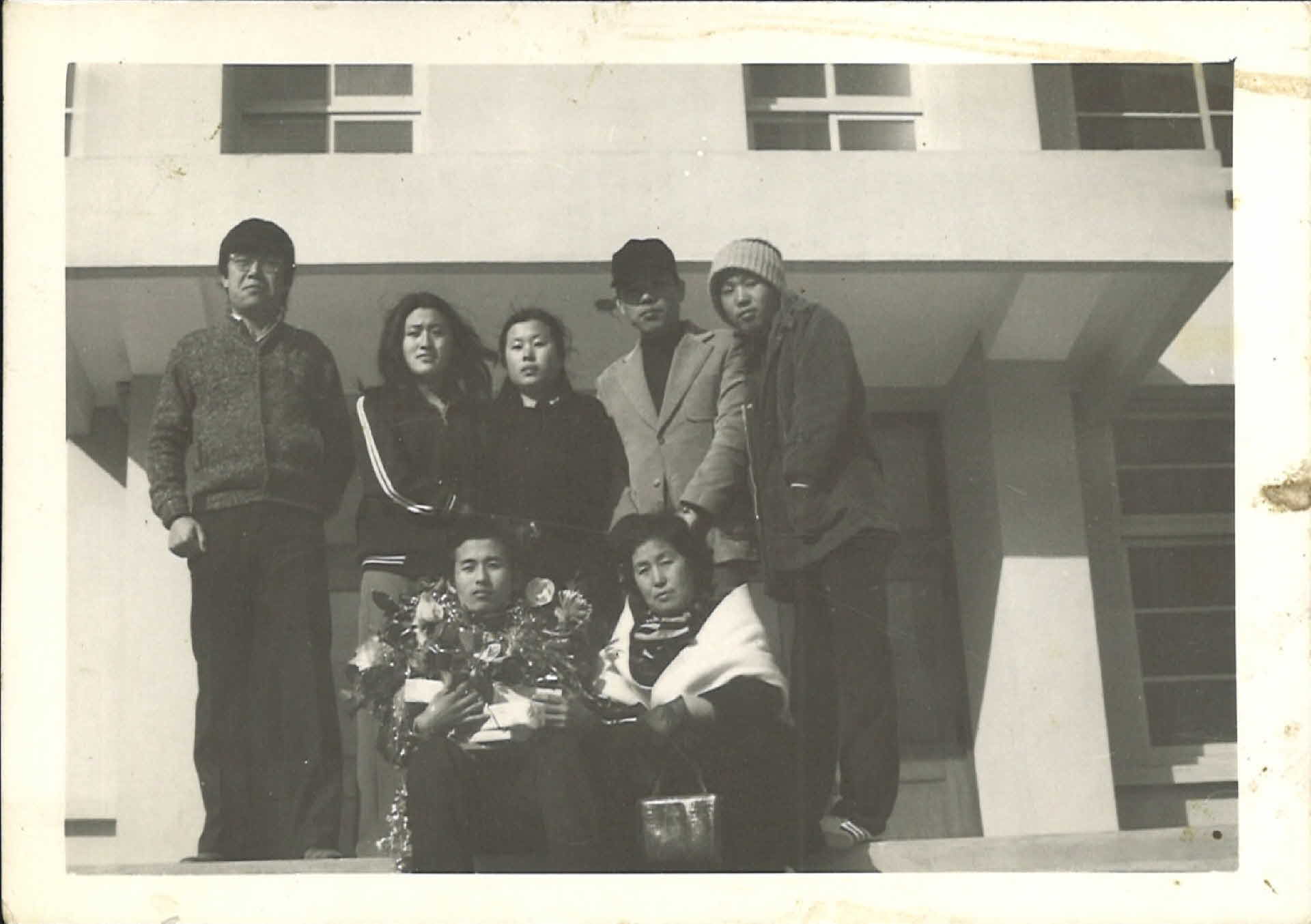 졸업식 기념 가족사진